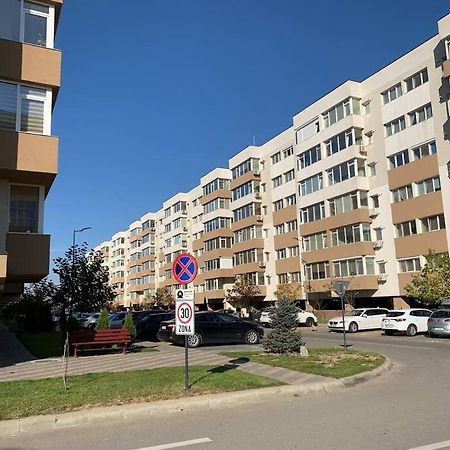 Lovely Bacau 1 Bedroom Apartment Buitenkant foto